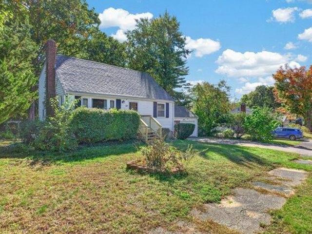 House for sale in Holbrook, Norfolk County