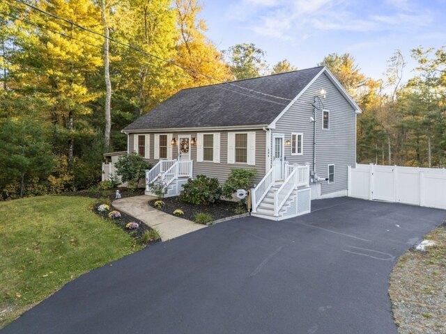 House for sale in Holbrook, Norfolk County