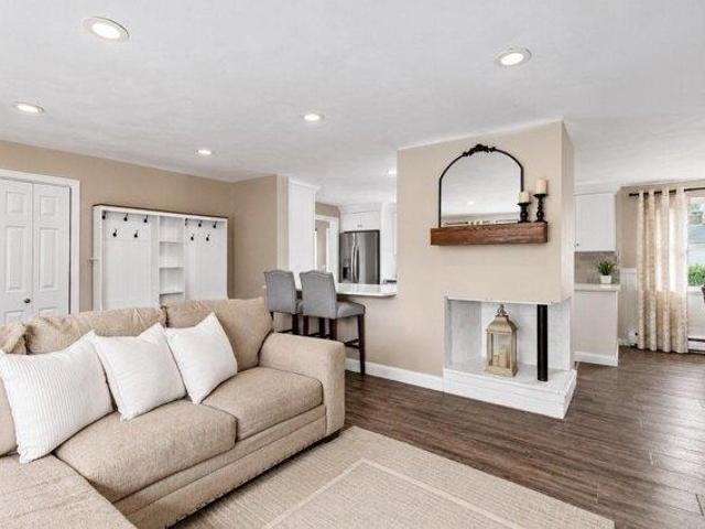 House for sale in Holbrook, Norfolk County