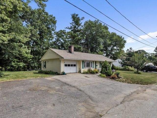 House for sale in Holden Center, Holden