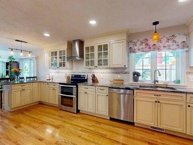 House for sale in Holden Center, Holden