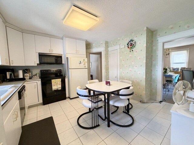 House for sale in Hampden, Massachusetts