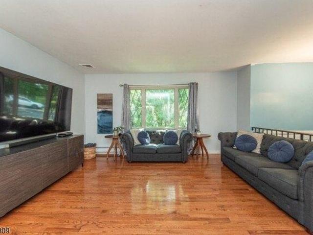House for sale in Glasser, New Jersey