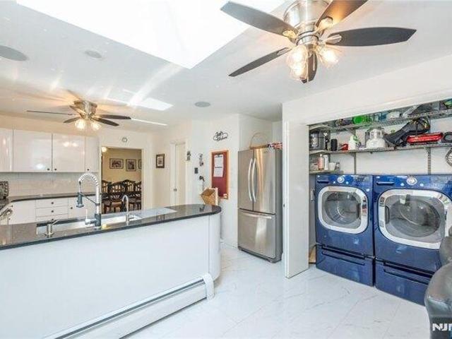 House for sale in Glasser, New Jersey