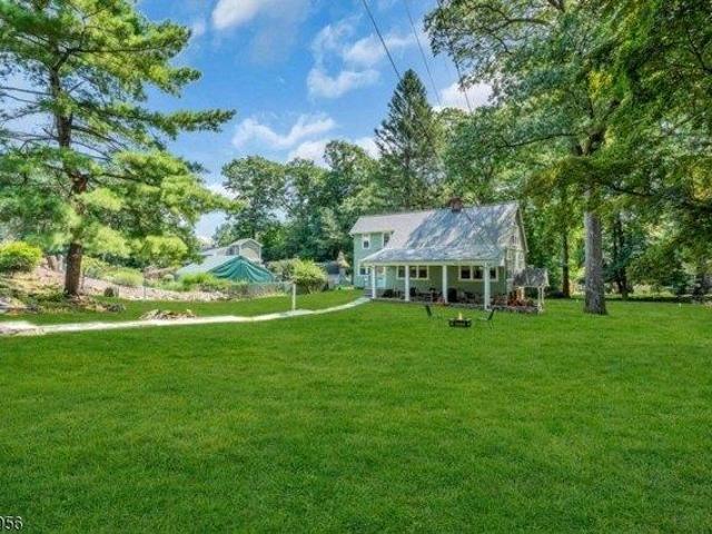 House for sale in Sperry Springs, Hopatcong