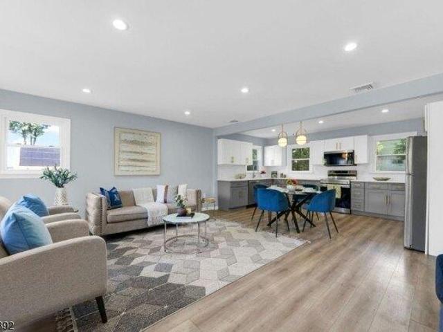 House for sale in Sperry Springs, Hopatcong