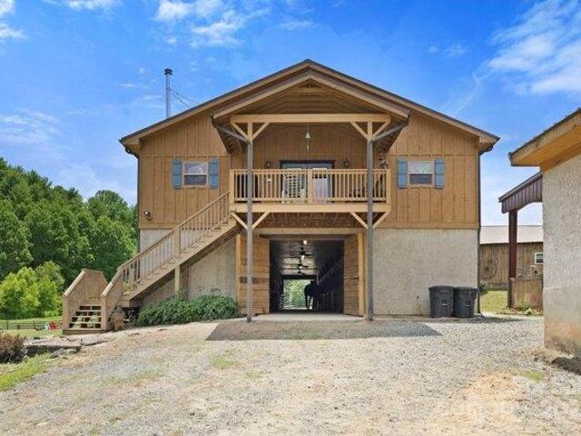 House for sale in Horse Shoe, North Carolina