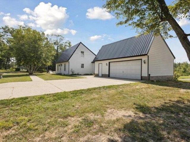 House for sale in Houghton Lake, Michigan