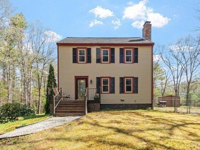 House for sale in Hubbardston, Massachusetts