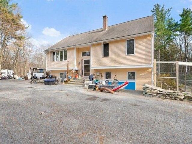 House for sale in Hubbardston, Massachusetts