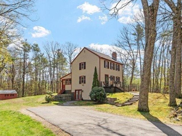 House for sale in Hubbardston, Massachusetts