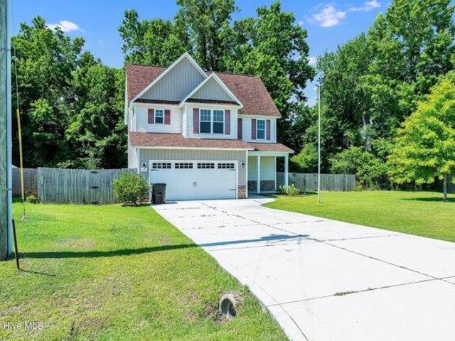 House for sale in Hubert, North Carolina