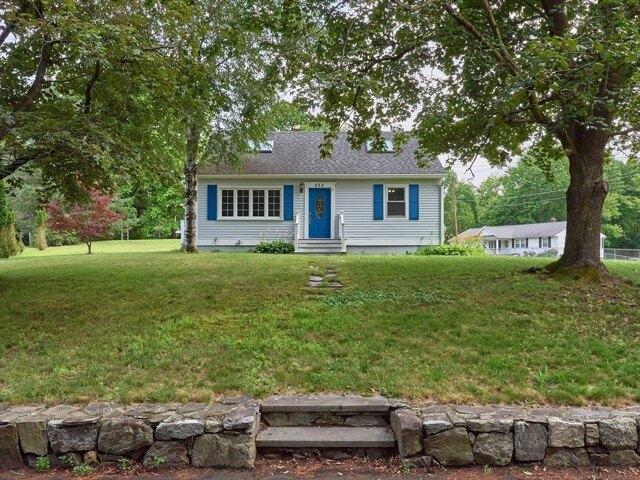 House for sale in Hudson, Massachusetts
