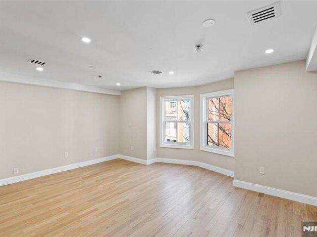 House for sale in Hudson, New Jersey