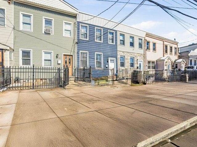 House for sale in Hudson, New Jersey