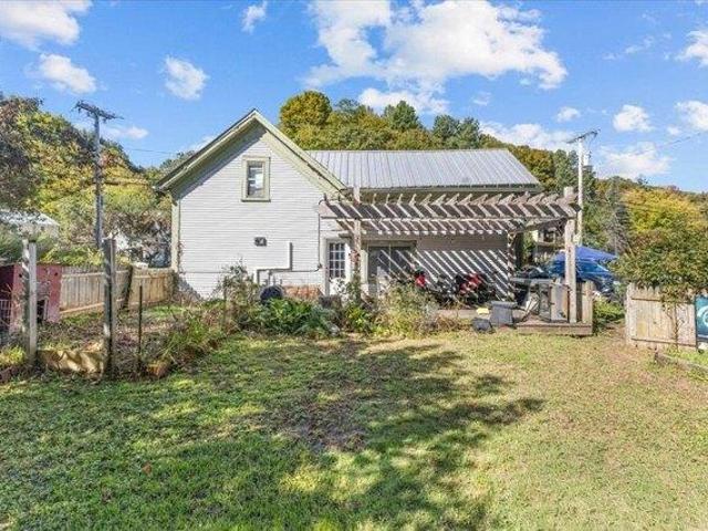 House for sale in Johnson