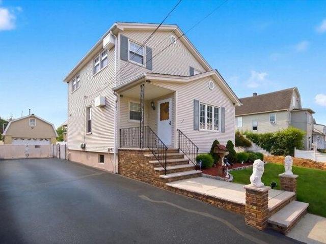 House for sale in Hudson, New Jersey