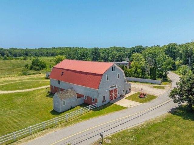 House for sale in Town House Corners, Kennebunkport