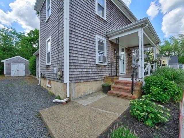 House for sale in Kingston, Massachusetts