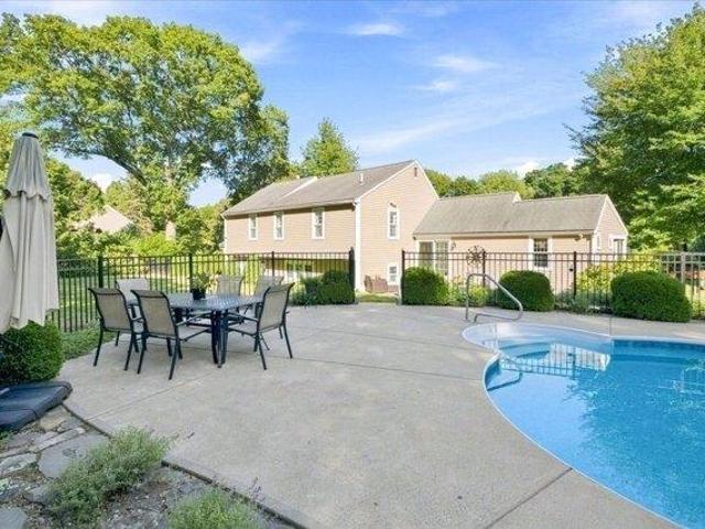 House for sale in Kingston, Massachusetts