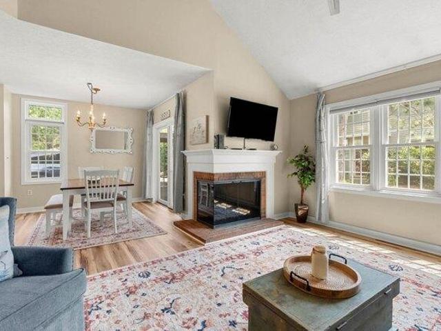 House for sale in Quinby Point, Laconia