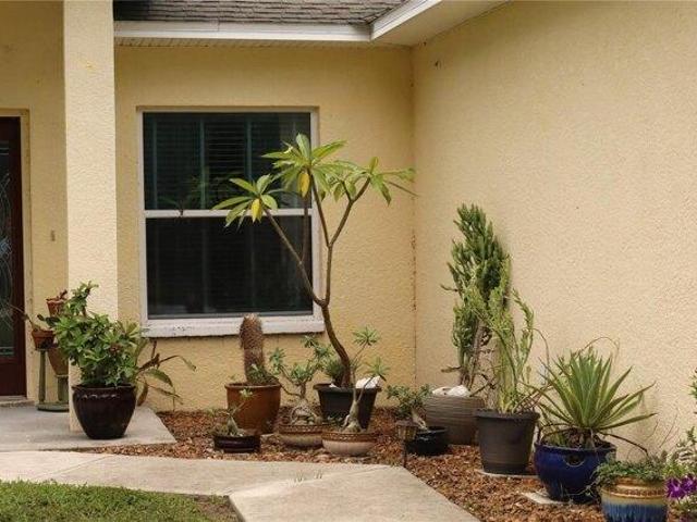 House for sale in Lake Panasoffkee, Florida