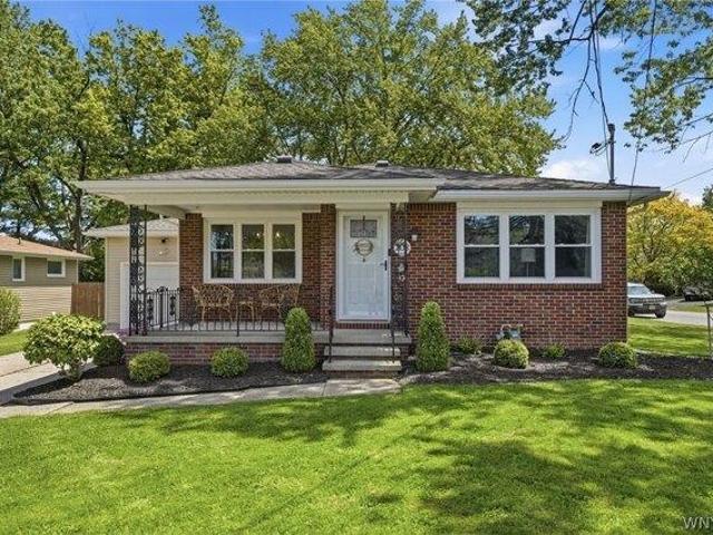 House for sale in Bowmansville, New York