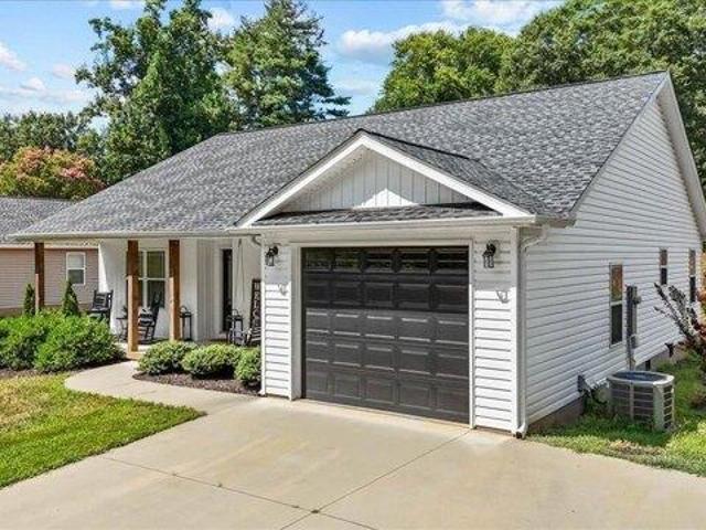 House for sale in Landrum, South Carolina