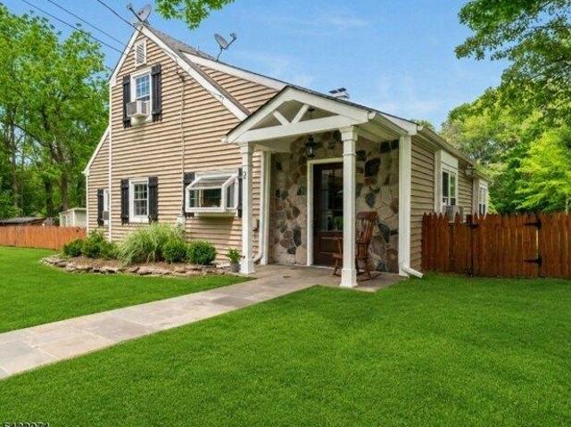 House for sale in Lebanon, New Jersey