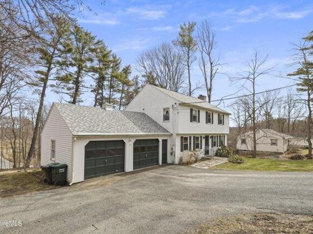 House for sale in Lenox House for sale in Lenox