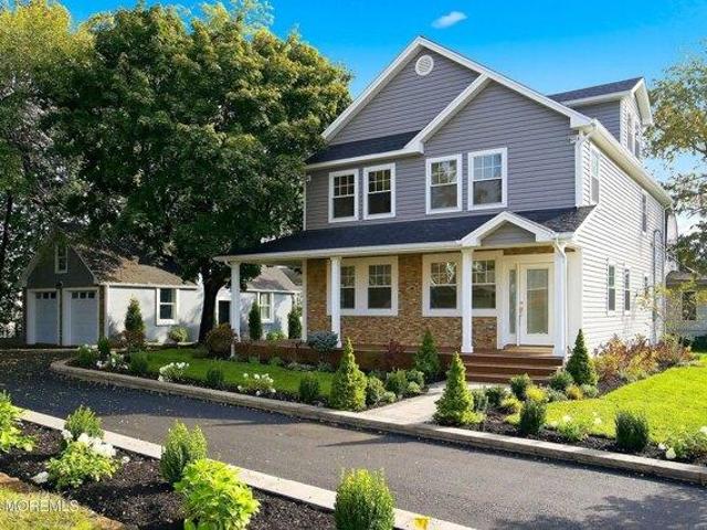 House for sale in Leonardo, Middletown Township
