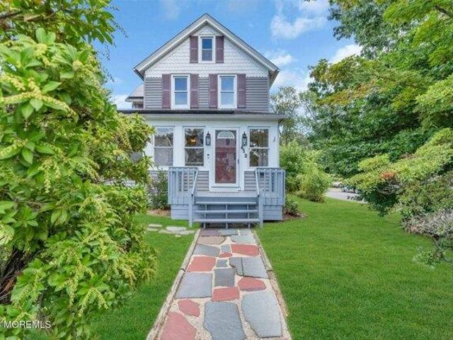 House for sale in Leonardo, Middletown Township