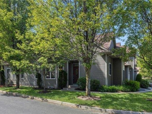 House for sale in Lincoln, Rhode Island