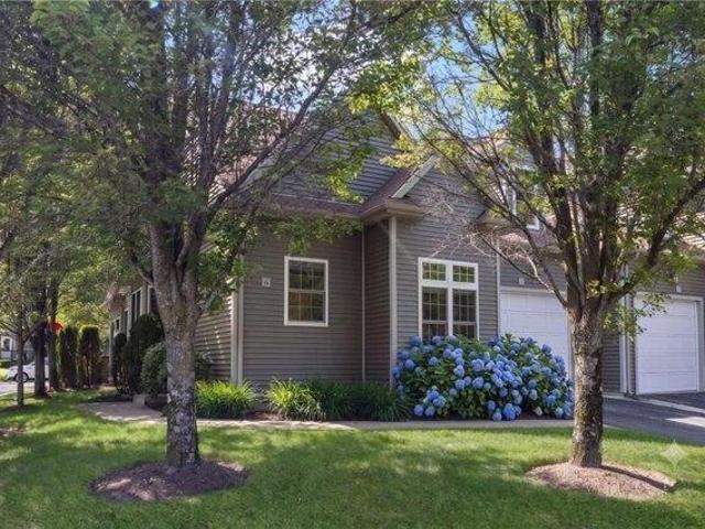 House for sale in Lincoln, Rhode Island