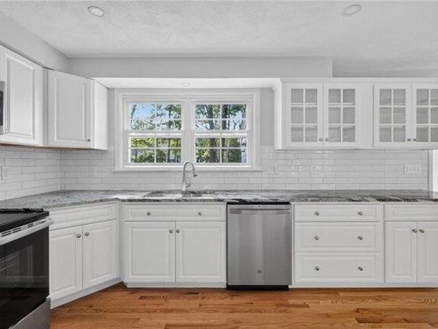 House for sale in Lincoln, Rhode Island