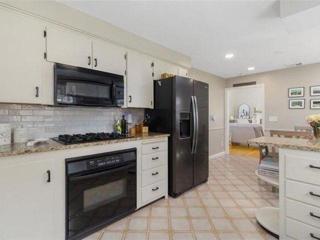 House for sale in Lincoln, Rhode Island