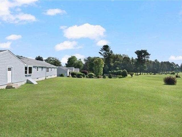 House for sale in Lincoln, Rhode Island