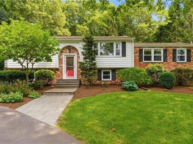 House for sale in Lincoln, Rhode Island