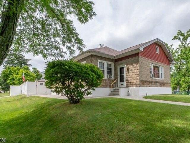 House for sale in Linden, New Jersey