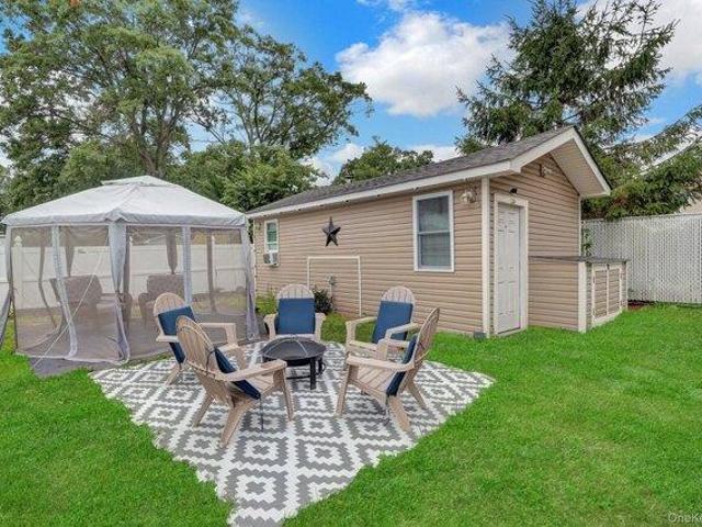 House for sale in Babylon, New York