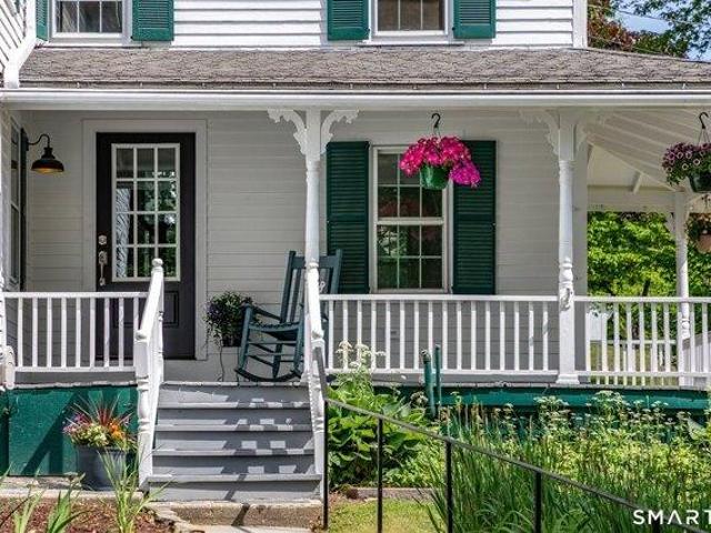 House for sale in Litchfield