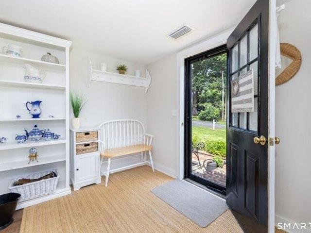 House for sale in Litchfield