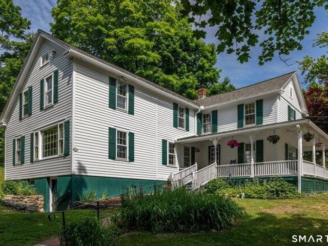 House for sale in Litchfield