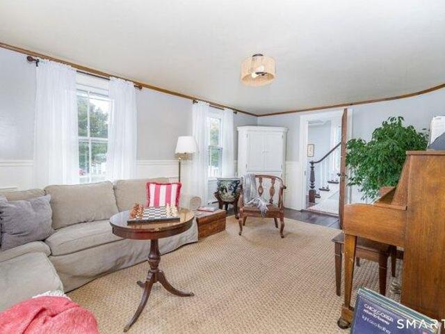 House for sale in Litchfield Historic District, Litchfield