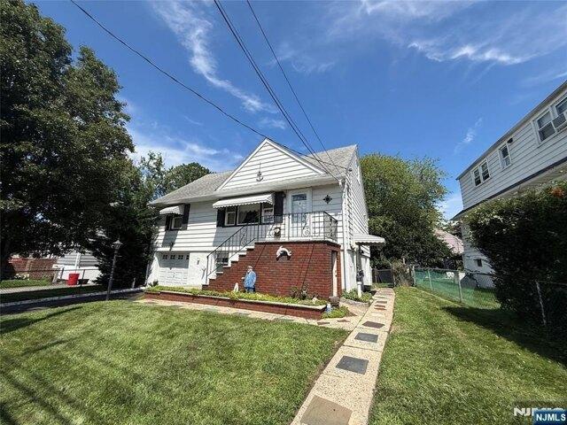 House for sale in Little Ferry, New Jersey