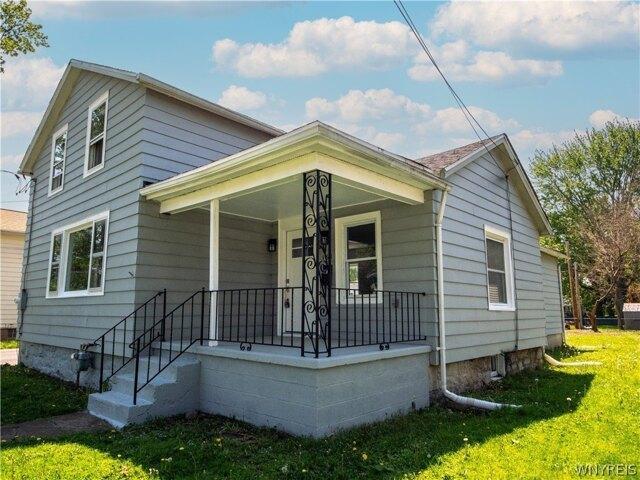 House for sale in Niagara, New York