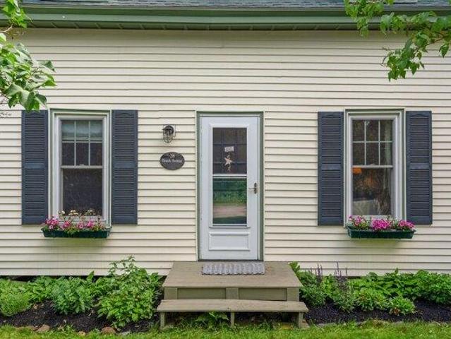 House for sale in Long Island, Maine