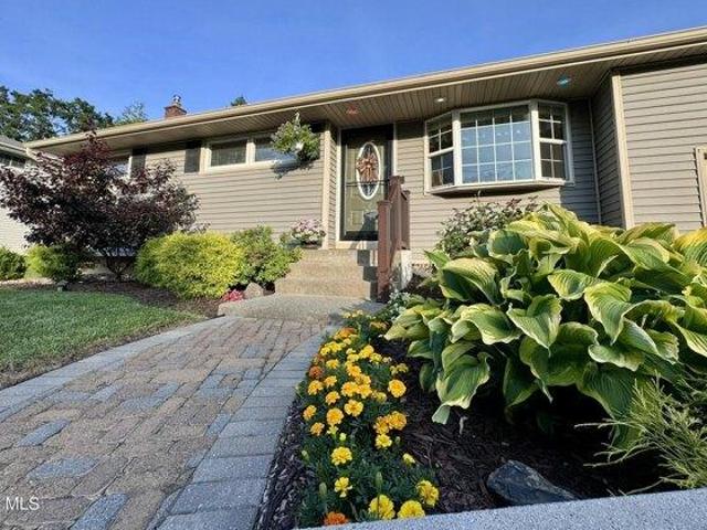 House for sale in Colonie, New York