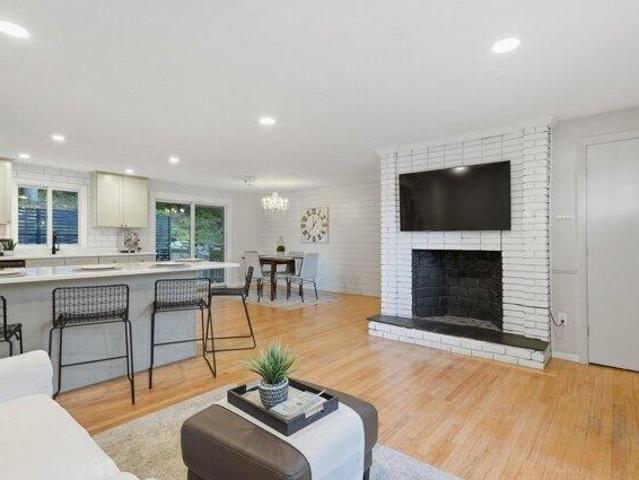 House for sale in Oaklands, Lowell