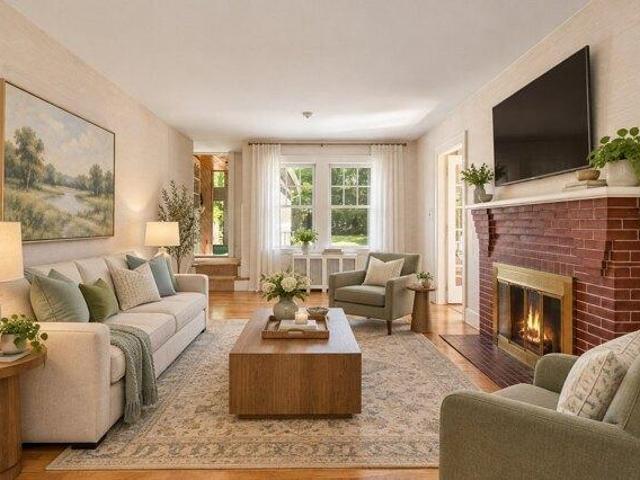 House for sale in Oaklands, Lowell